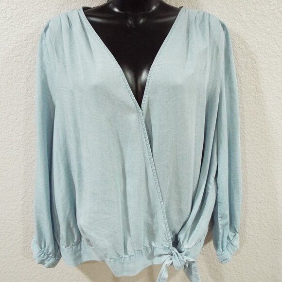 Vince Camuto Lightweight Denim Wrap Front Blouse Light Wash Denim Size Medium - Picture 1 of 11